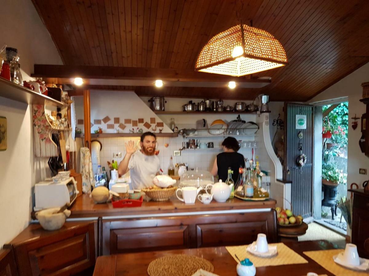 I Glicini Couette-café Vescina